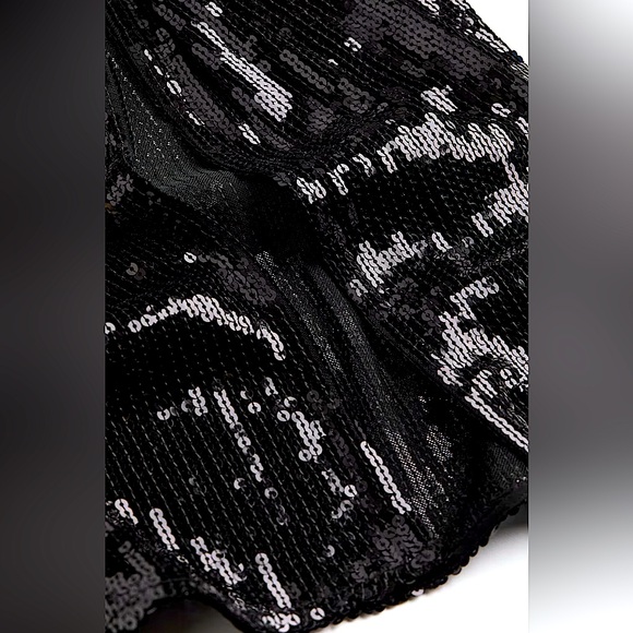 ♠️H&M Calf-length Midi Skirt in Black Sequined Mesh with Front Slit, 10, NWT✨ - Picture 4 of 7